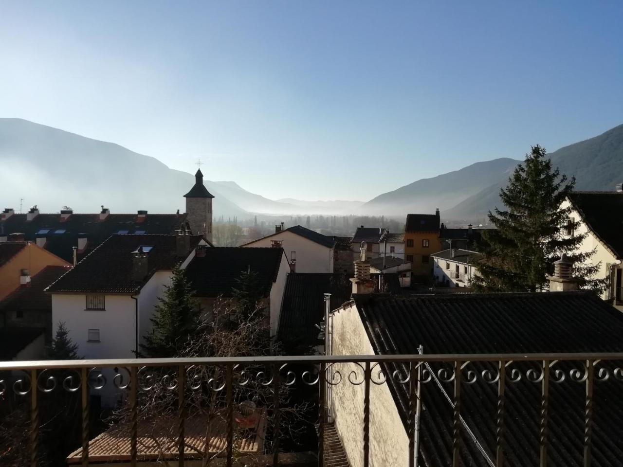 Apartamentos El Rincon De Andrea II Biescas  Kültér fotó